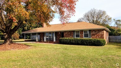 Building Photo - 18 Yosemite Cir