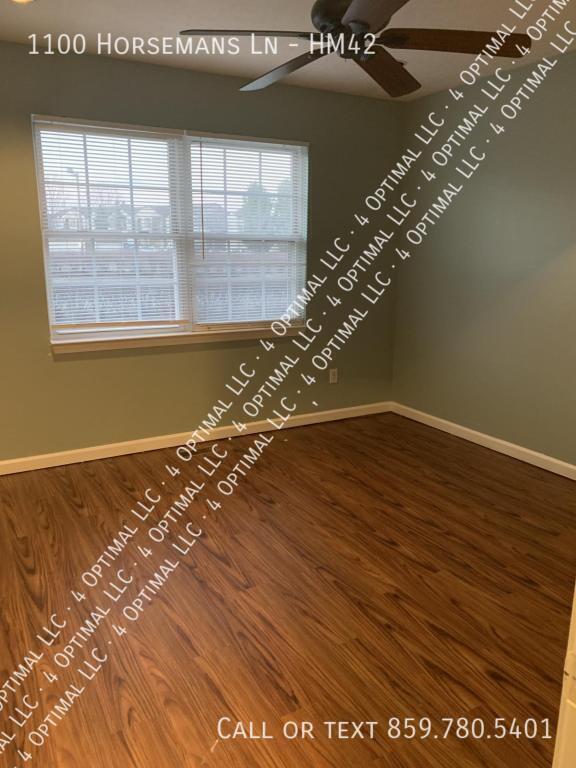 Foto del edificio - 1100 Horsemans Ln