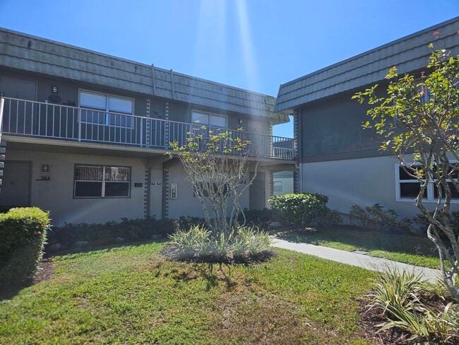 Building Photo - 743 Flanders Dr