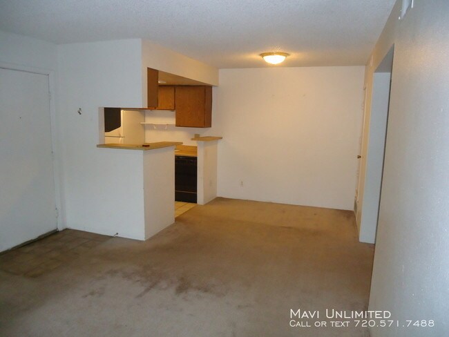 Building Photo - 8555 Fairmount Dr