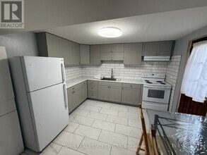 Building Photo - 447 Archdekin Dr