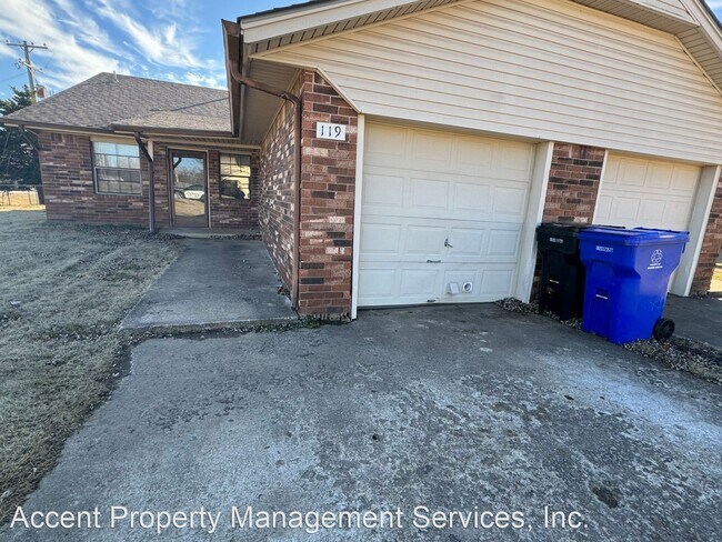 Building Photo - 3 br, 2 bath House - 119 East Canton Street