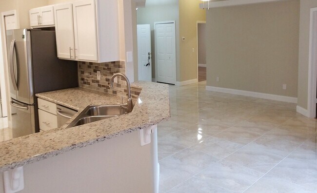 Foto del edificio - 3 Bed 2 Bath Lake Mary Home and Schools - ...