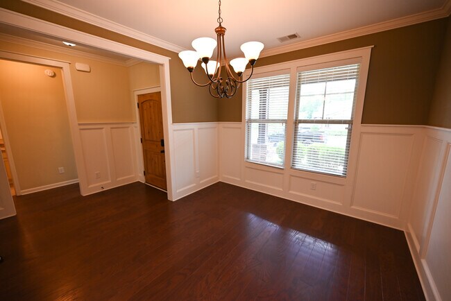 Building Photo - 2050 Covey Dr