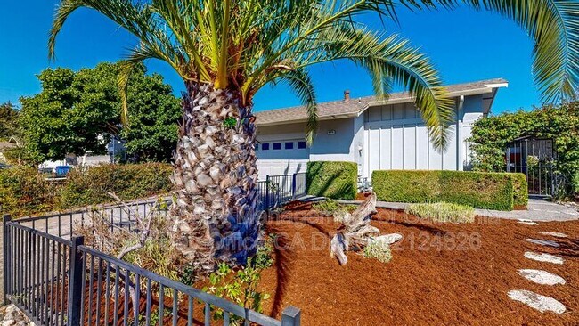 Foto del edificio - 6474 Sequoia St