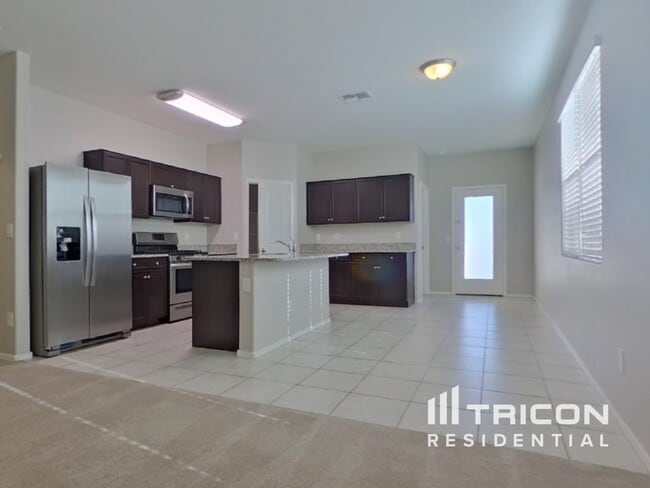 Foto del edificio - 30960 W Amelia Ave