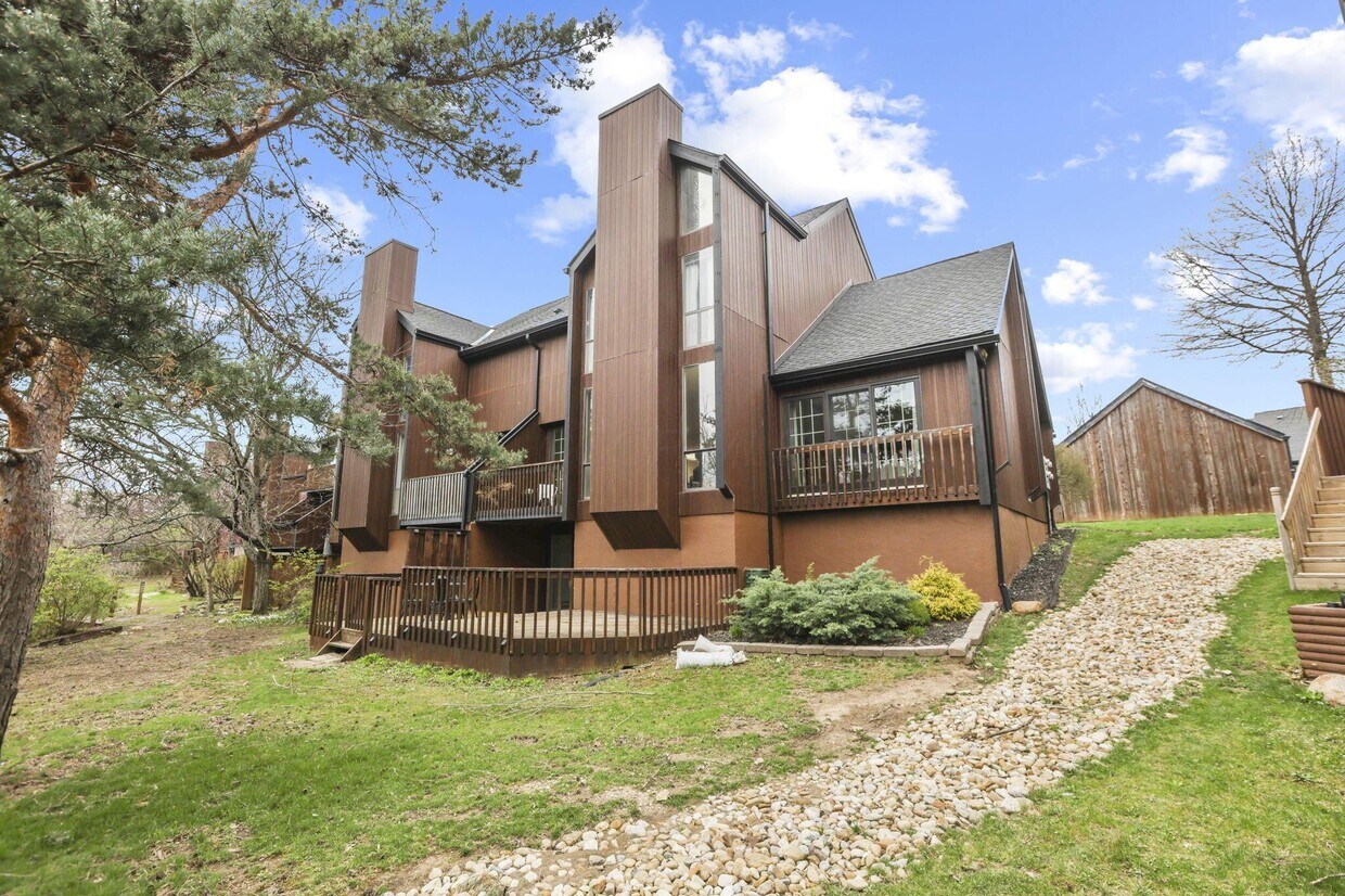 Foto principal - 4765 Smoketalk Ln