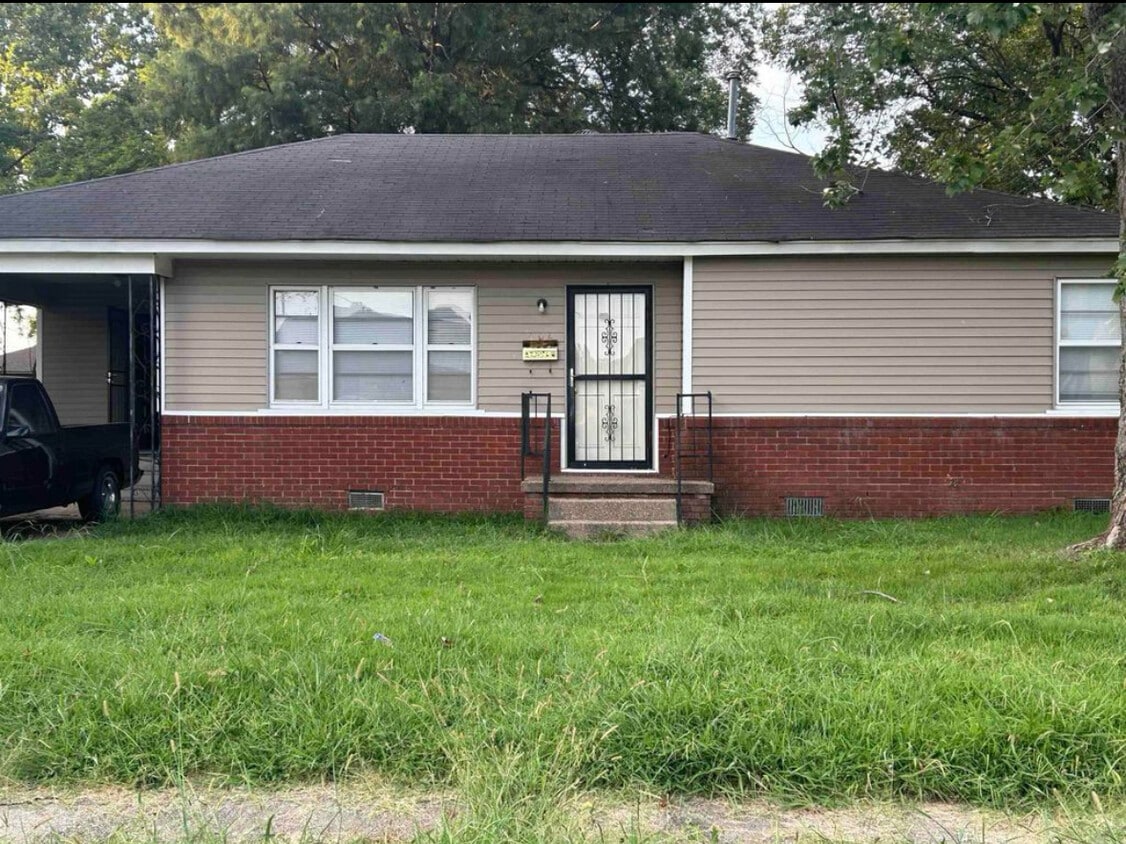 Primary Photo - 496 Tennessee St