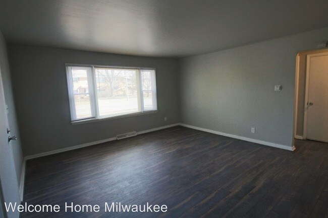 Building Photo - 8233-8235 W Villard Ave
