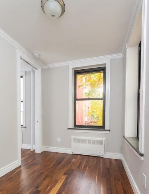 Building Photo - 233 E 29th St