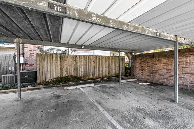 Building Photo - 10137 Waterstone Dr