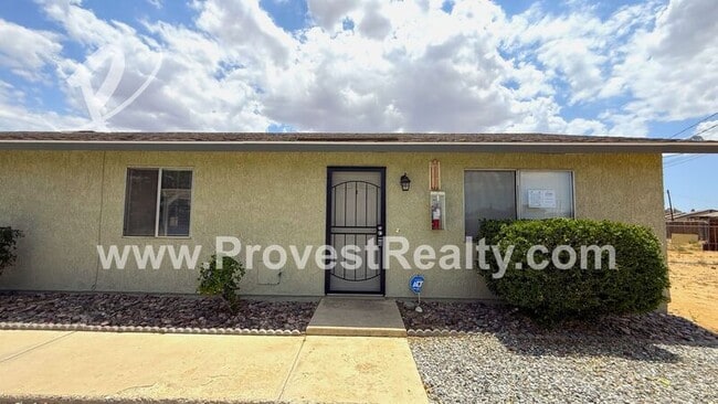 Foto del edificio - 13136 Navajo Rd