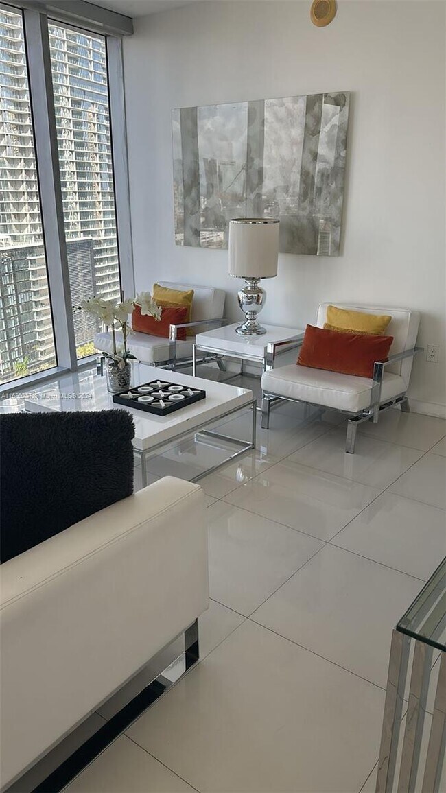 Building Photo - 485 Brickell Ave