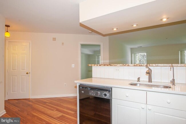 Building Photo - 5958 Founders Hill Dr
