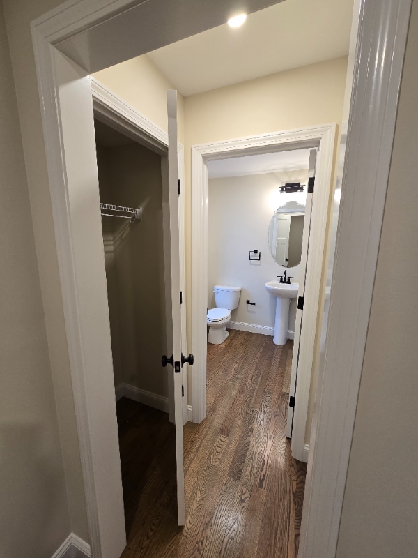 Building Photo - 6 Dutch Dr