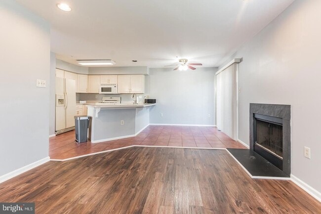 Building Photo - 926 Bentley Ct