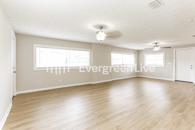 Foto del edificio - 7749 Arble Dr