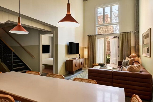 Building Photo - 110 Ann St