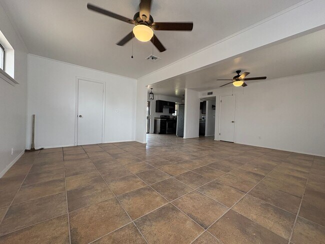 Foto del edificio - HOME FOR RENT IN NORTHEAST EL PASO