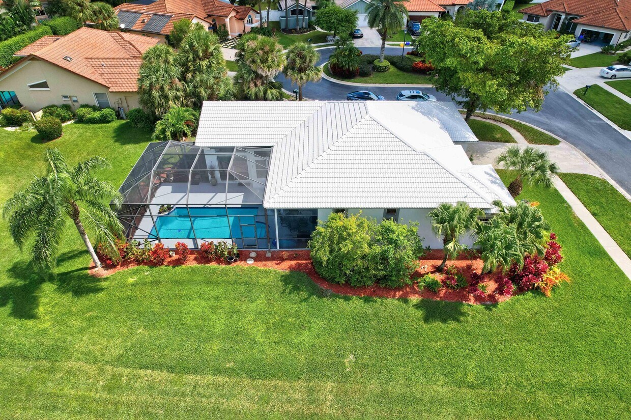 9070 Cypress Hollow Dr, Palm Beach Gardens, FL 33418 House Rental in