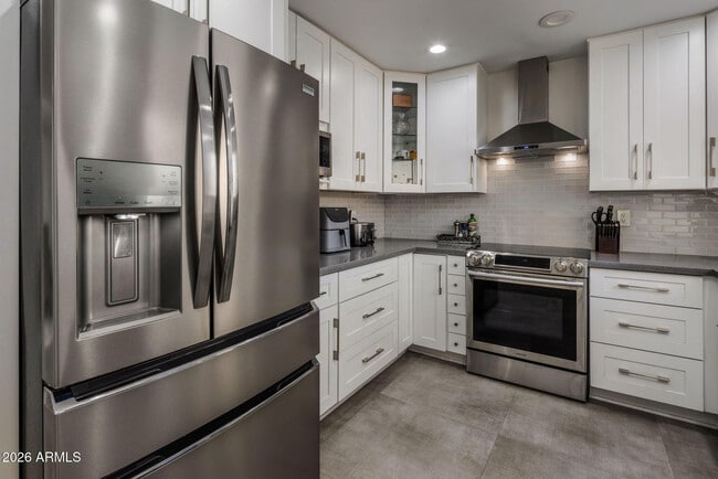 Building Photo - 8633 E Monterosa Ave
