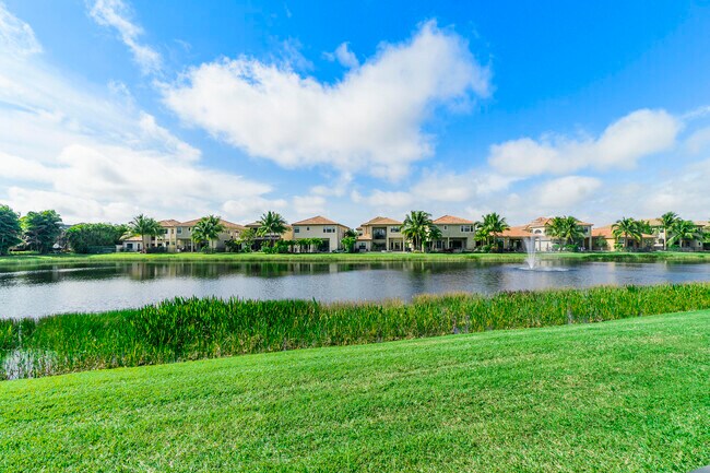 Foto del edificio - 8151 Lost Creek Ln