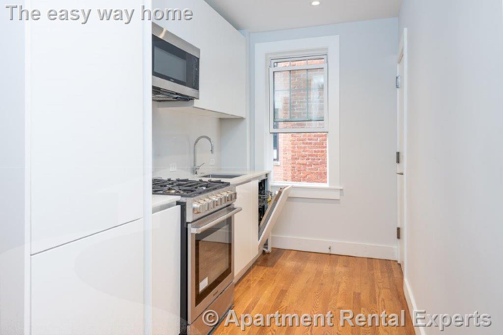 Photo - 18 Forest St