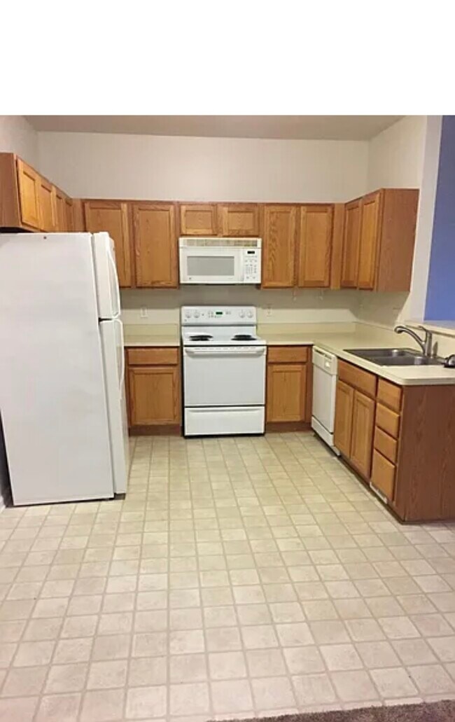 Building Photo - 43151 Strand Dr