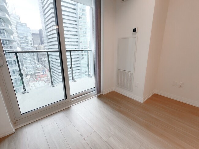 Building Photo - 8 Widmer St