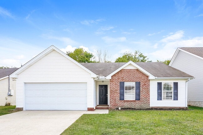 Building Photo - 1318 Eastwoods Dr