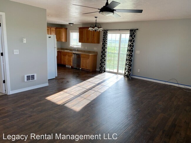 Building Photo - 2 br, 1 bath House - 4557 E County Line Road