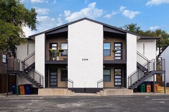 Building Photo - 5304 St Georges Green