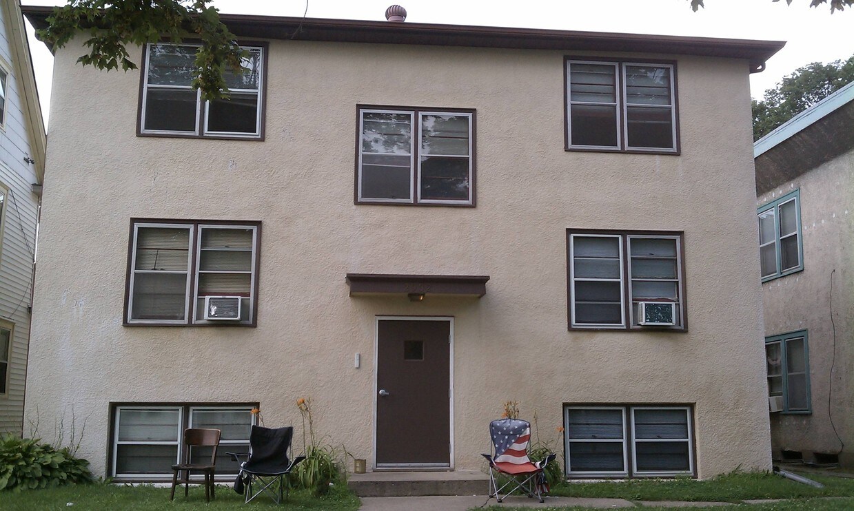 Building Photo - 2932 30th Ave S