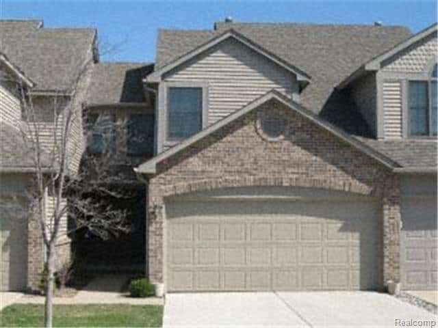 Primary Photo - 45121 Horseshoe Cir