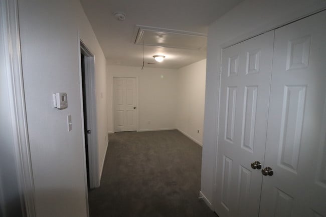 Building Photo - 6950 Paris St