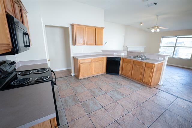 Building Photo - 2839 St Martin Dr