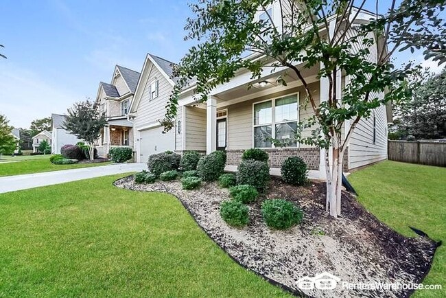 Building Photo - Ranch in swim community