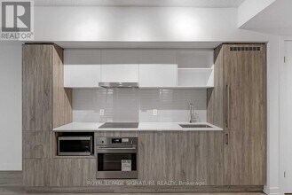 Building Photo - 138 Downes St