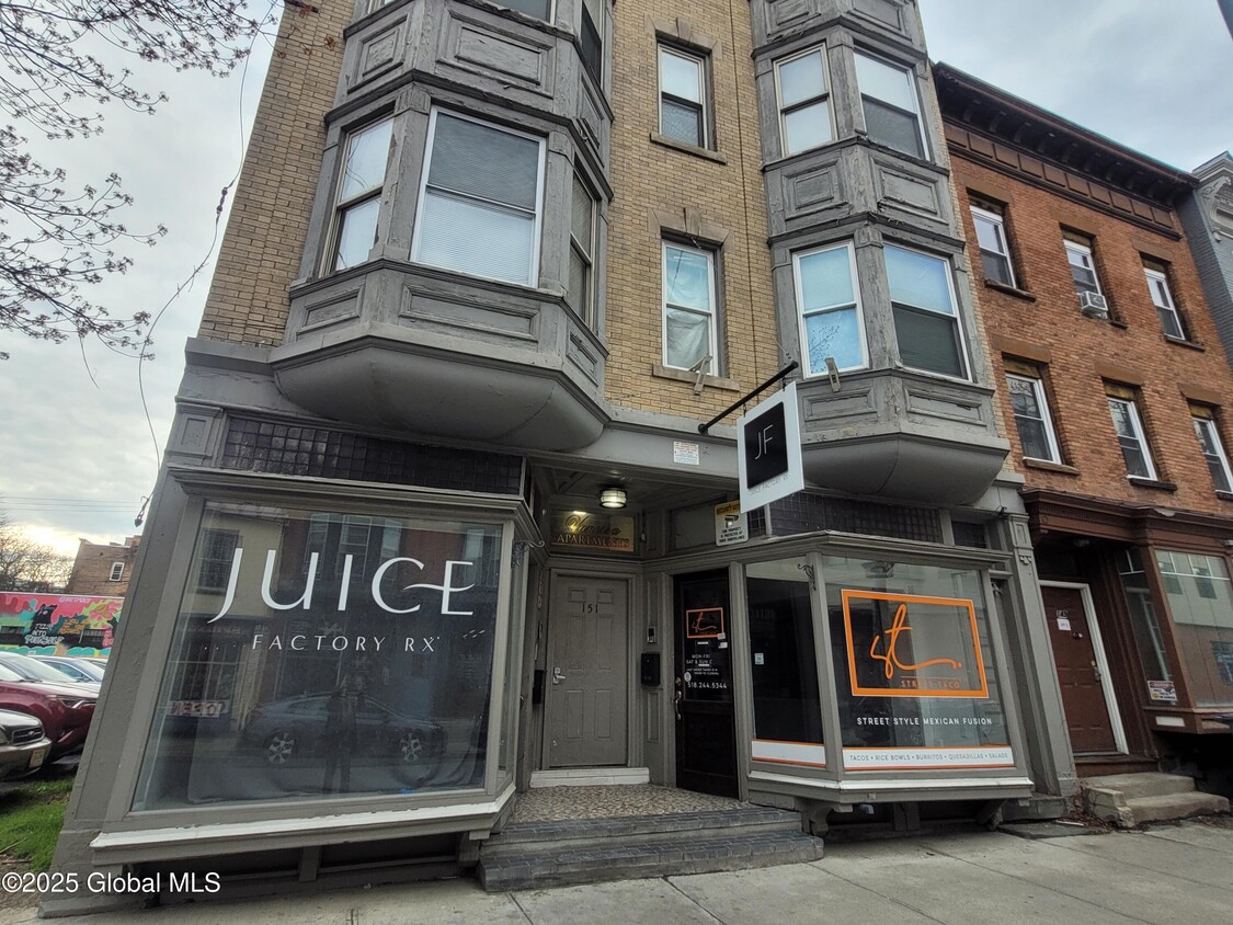 Primary Photo - 151 4th St