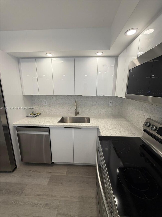 Foto del edificio - 851 Three Islands Boulevard