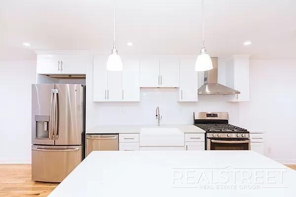 Building Photo - 4 bedroom in Brooklyn NY 11221