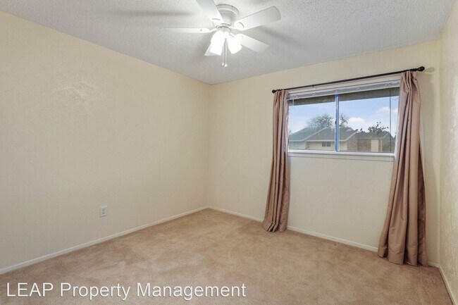 Building Photo - 3 br, 2.5 bath House - 2971 Country Place Cir