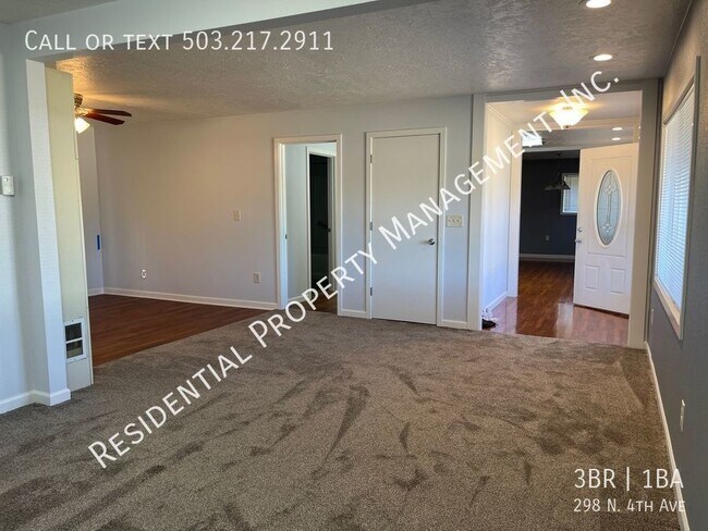 Building Photo - 1-level Ranch Home Located on a 1/3 Acre l...
