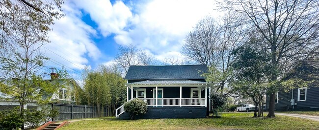 Building Photo - 403 Smythe St