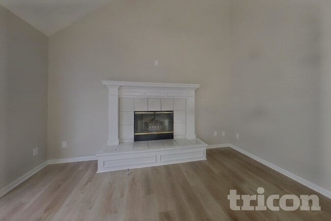 Foto del edificio - 14960 W 154th St