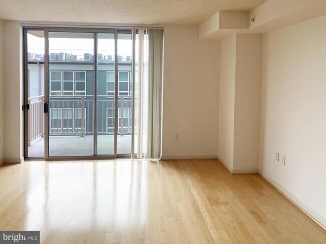 Foto del edificio - 2726 Gallows Rd