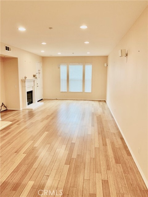 Building Photo - 67 Reunion