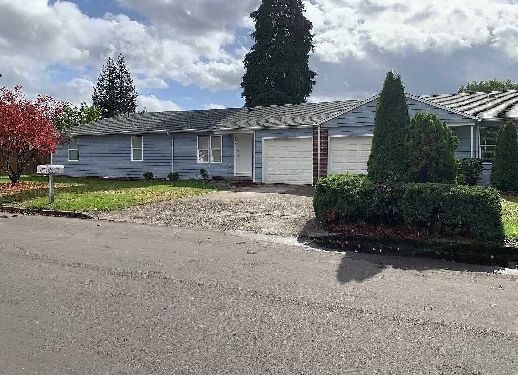 Driveway & Garage - 2317 E 27th St