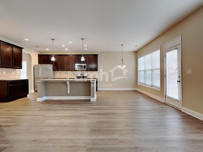 Foto del edificio - 3419 Greentree Ln