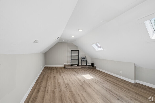Loft - 3228 Adeline